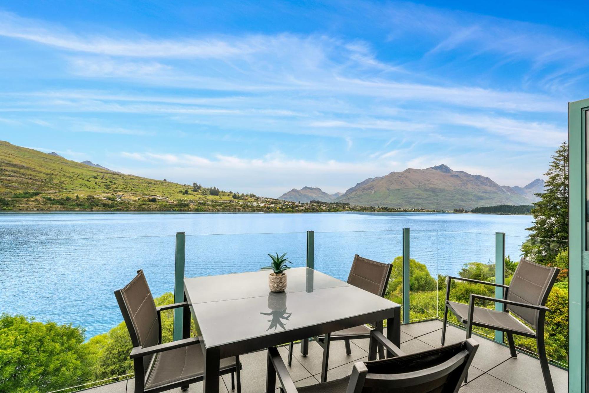 Frankton House - Queenstown Holiday Home Экстерьер фото