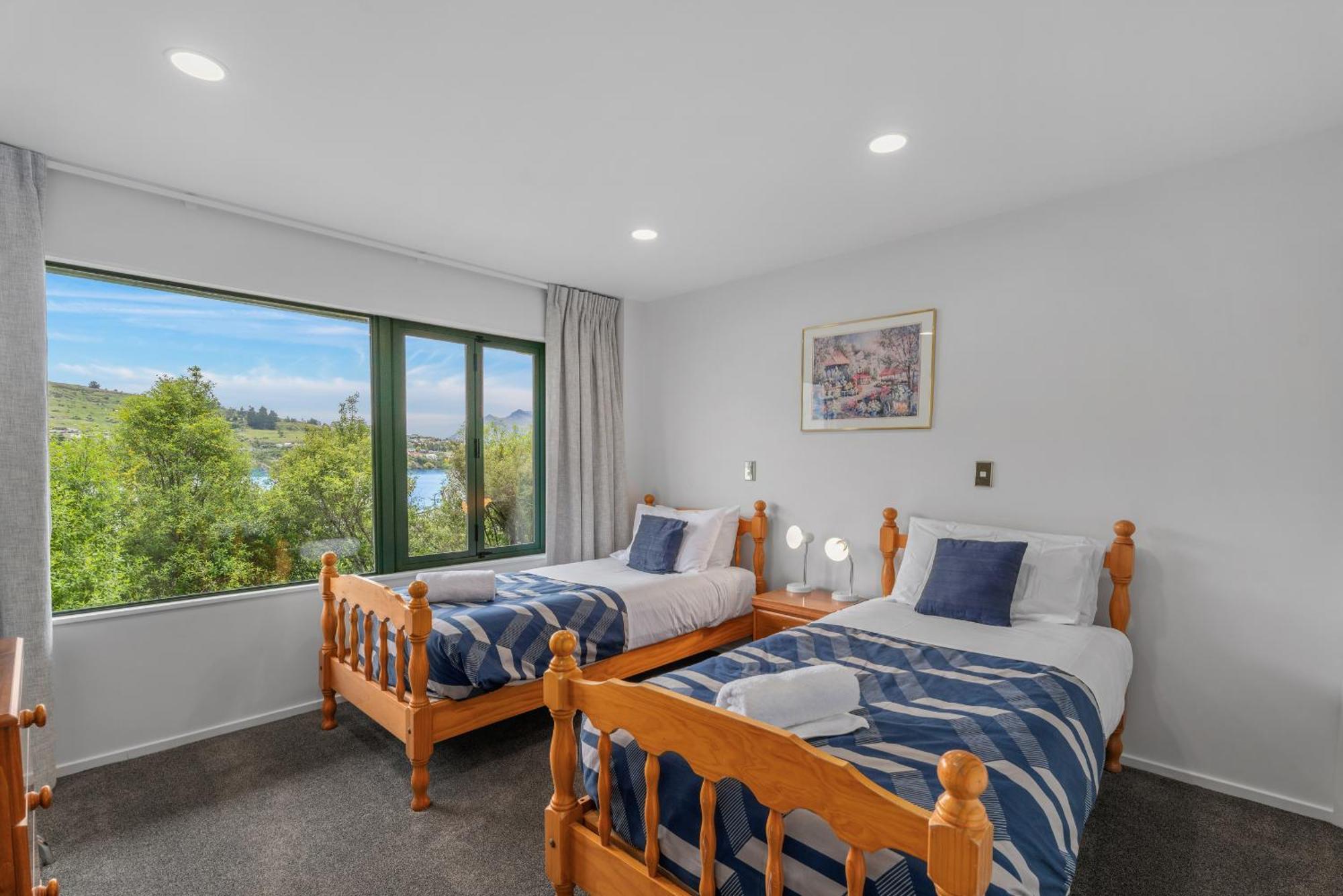 Frankton House - Queenstown Holiday Home Экстерьер фото