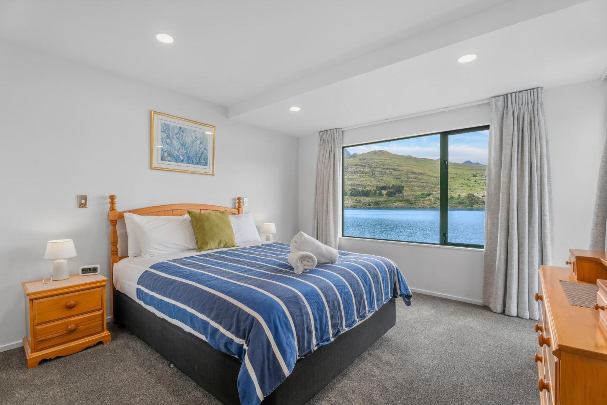 Frankton House - Queenstown Holiday Home Экстерьер фото